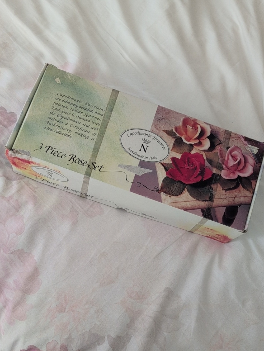 Capodimonte Treasures 3-Piece Rose Set - Pink & Red Floral Box
